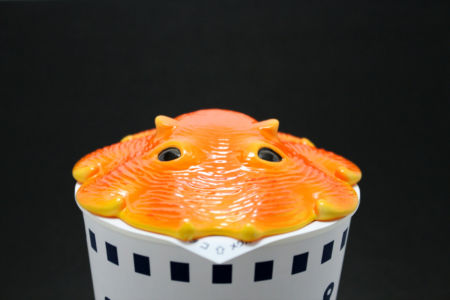 ぺちゃんこです カップメンダコ【カップらーめんのフタ】